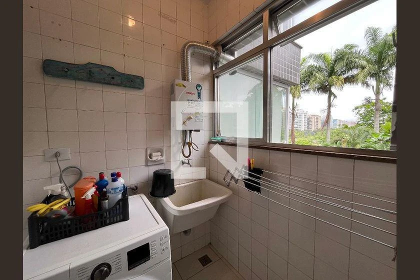 Furnished apartment, 86 m², with a glass-enclosed balcony — photo 5