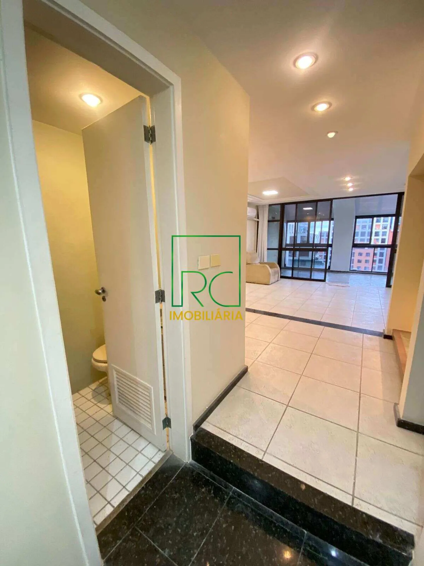 Unfurnished apartment with 3 bedrooms and water view — photo 46