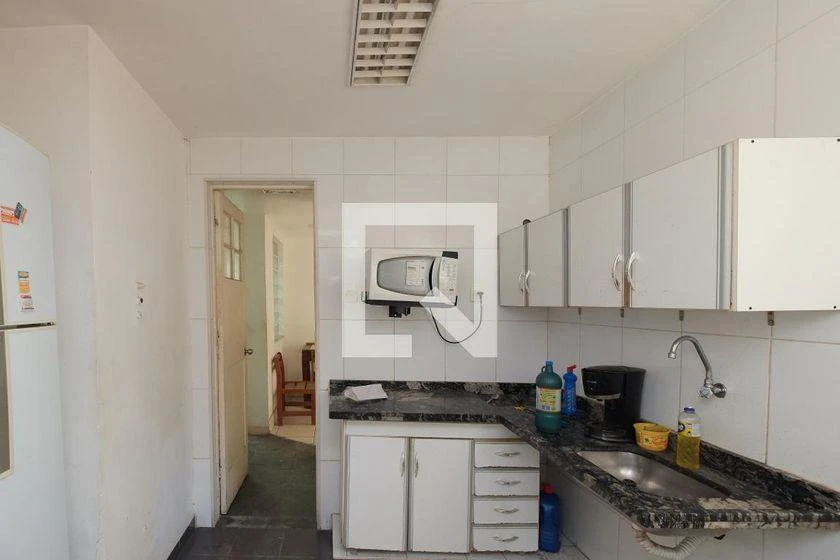 Rental house with 10 bedrooms and a separate kitchen — photo 39