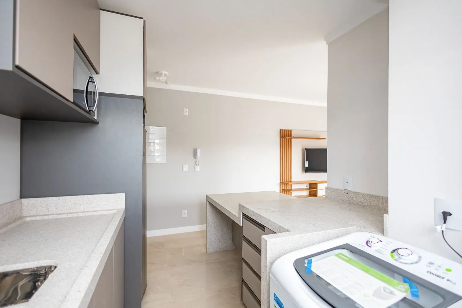 2-bedroom apartment with a washing machine in Curitiba — photo 21