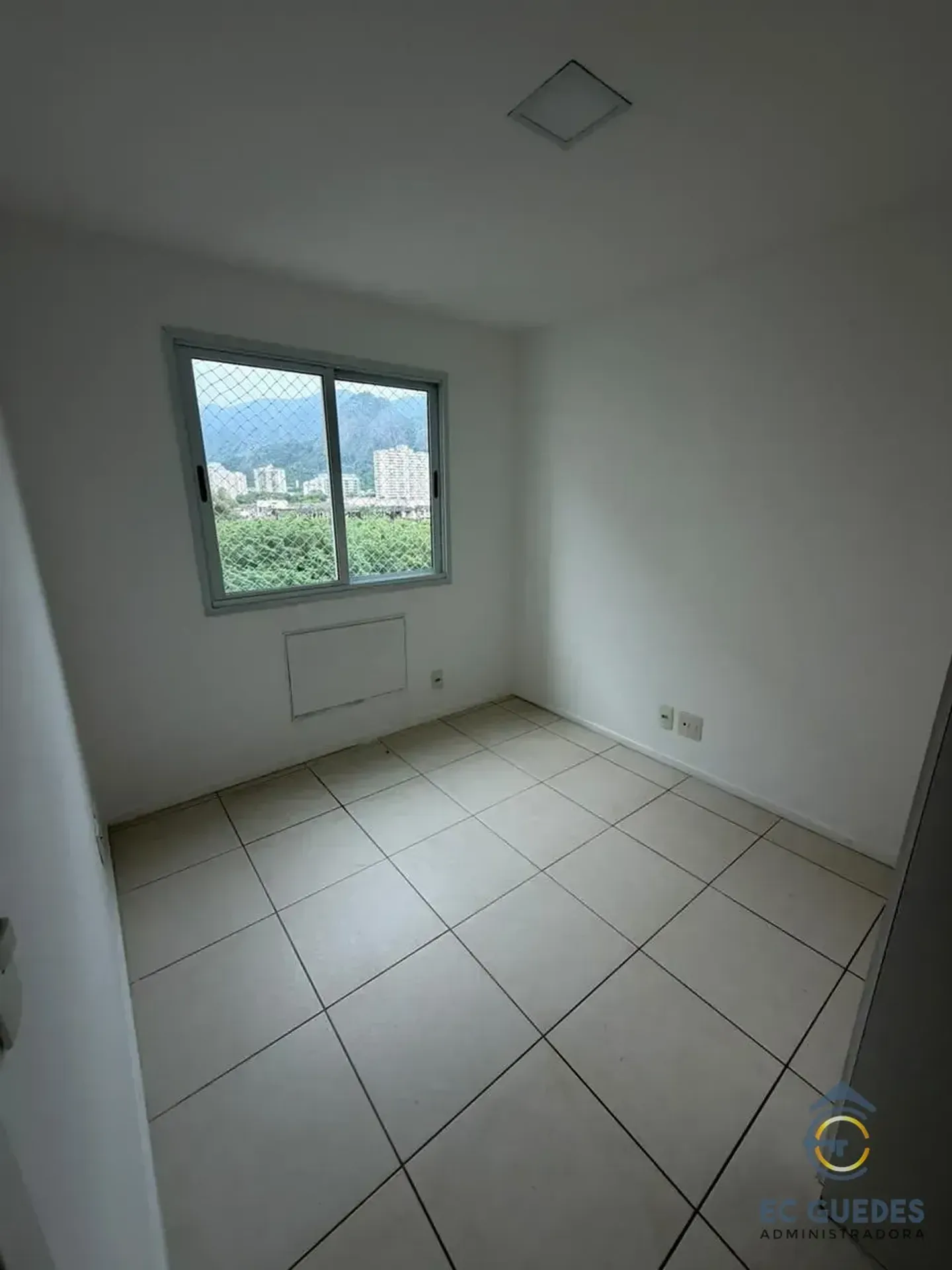 2-bedroom apartment with a mountain view in Rio de Janeiro — photo 7