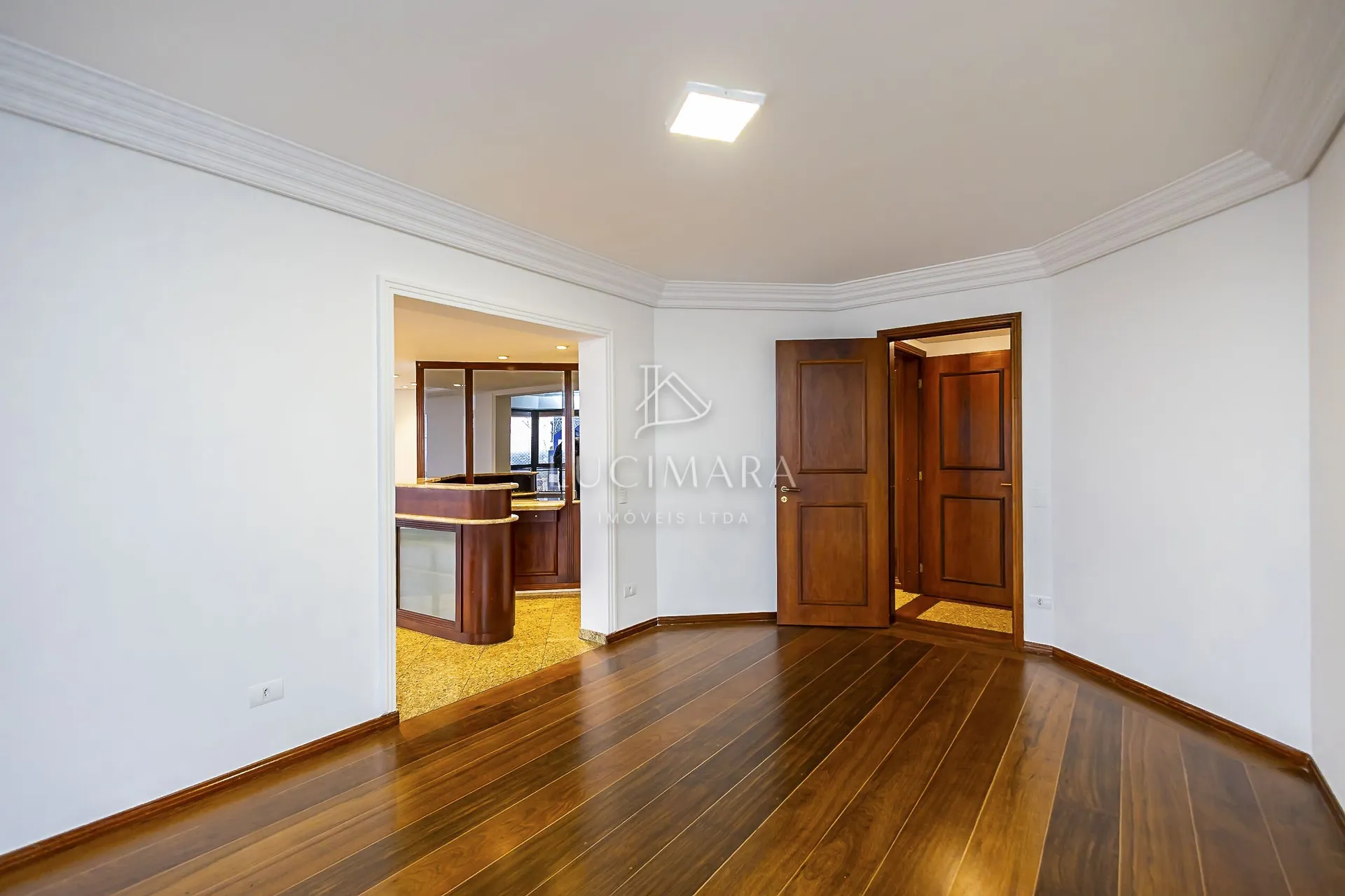Незамеблированная квартира с 4 спальнями 427 м² — photo 18
