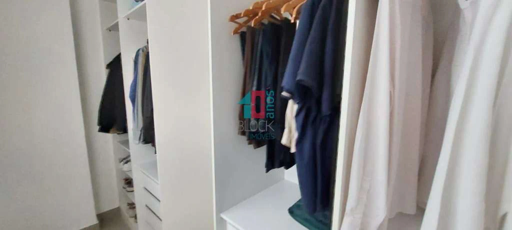 Furnished apartment with 3 en-suite bedrooms and 2 spots — photo 21