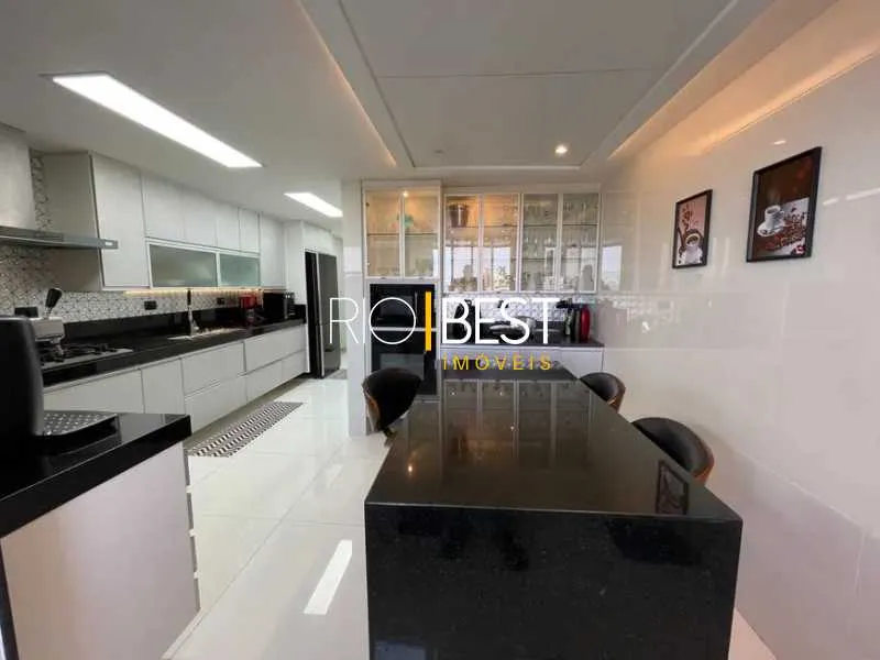 Furnished 4-bedroom apartment with 5 bathrooms — photo 19