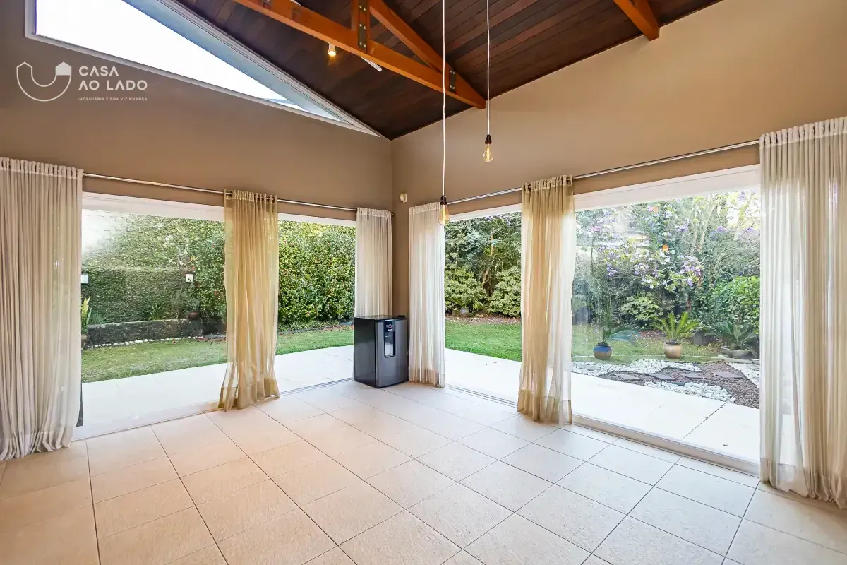 House with 629 m², 4 bedrooms and a balcony — photo 9