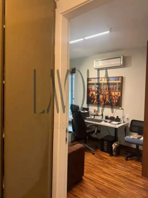 Apartamento mobiliado com 4 quartos e 5 banheiros — photo 13