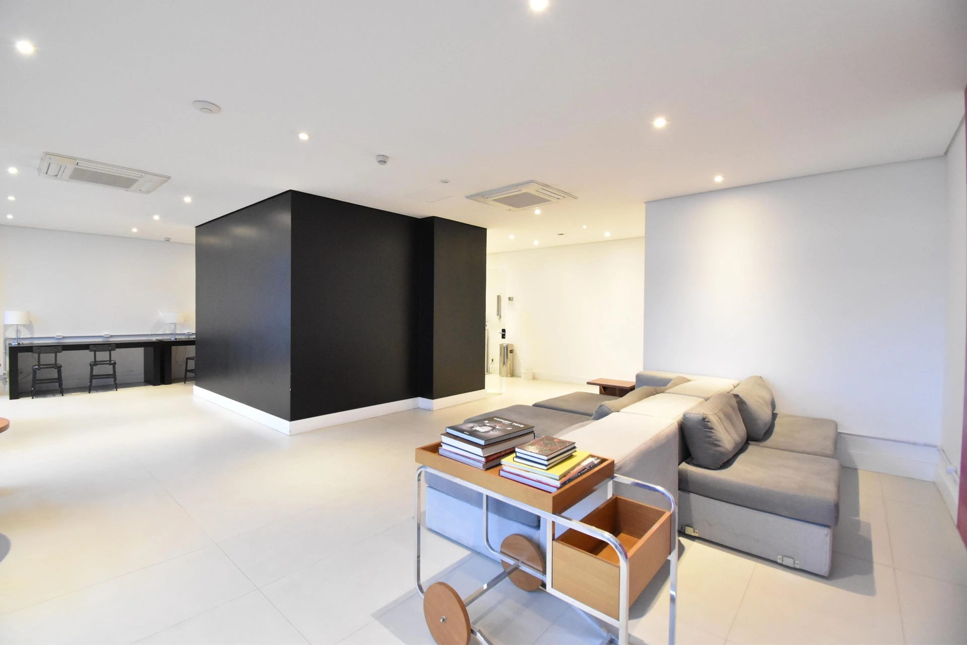 Меблированная студия 35 м² — photo 25