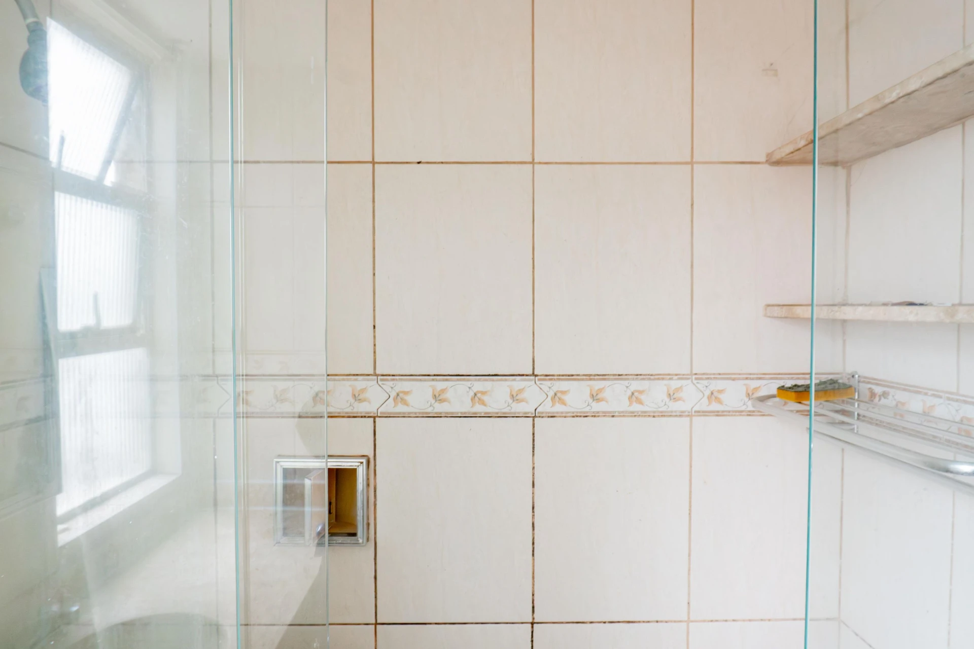 Bathtub in a 3-bedroom apartment, 81 m² — photo 26