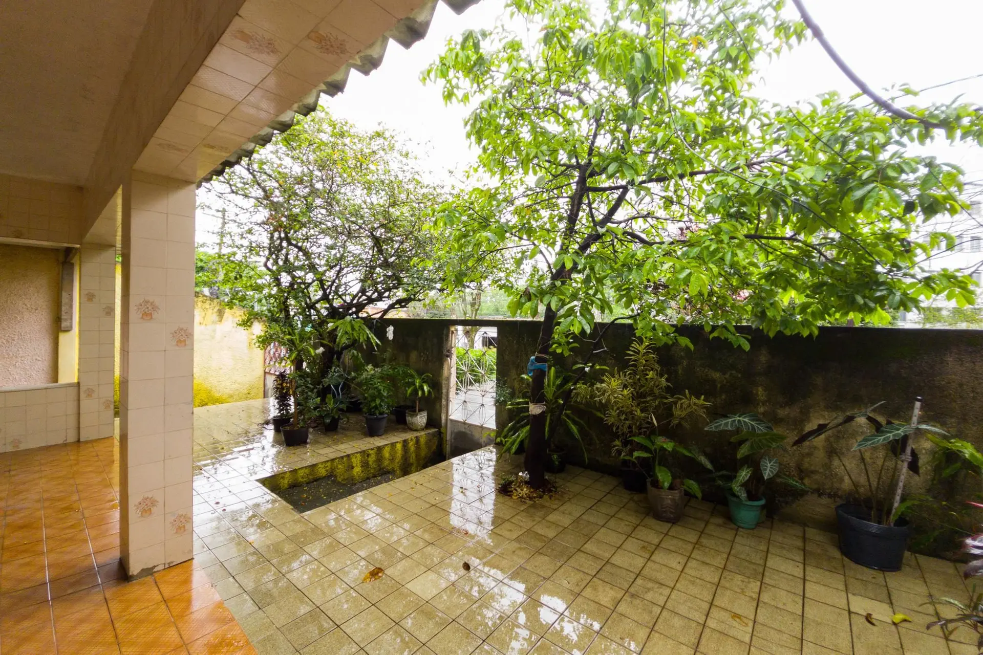 360 m² house with a home office and a garden — photo 14