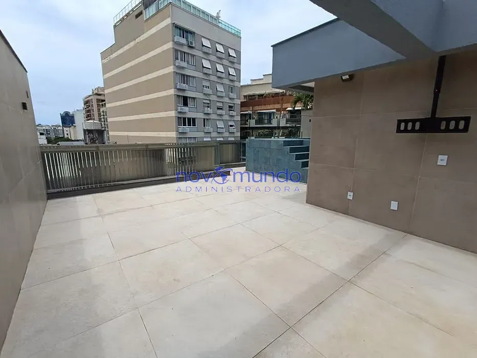 Apartment with 1 bedroom, 3 bathrooms and 2 parking spots — photo 2
