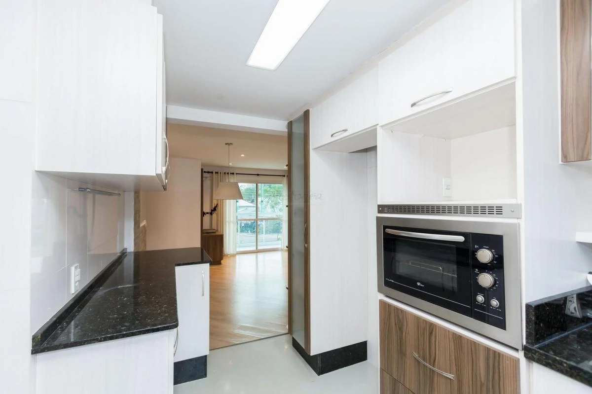 Apartment, 72 m², with a glass-enclosed balcony — photo 32
