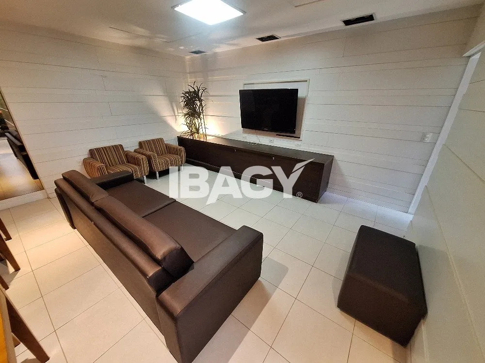 Furnished apartment with 2 en-suite bedrooms and 2 parking — photo 14