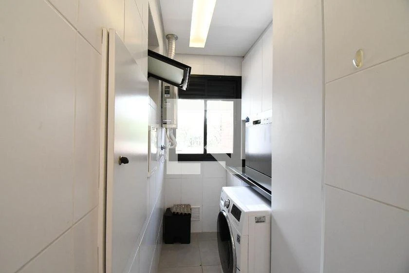 3-bedroom apartment with a home office — photo 12
