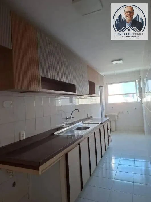 3-bedroom apartment with a suite and balcony — photo 2