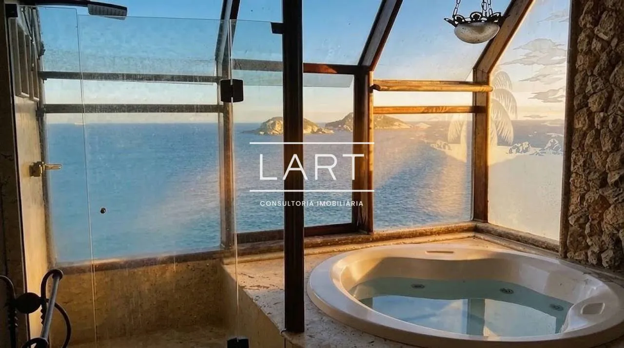 Water view in a 5-bedroom house, 800 m² — photo 6