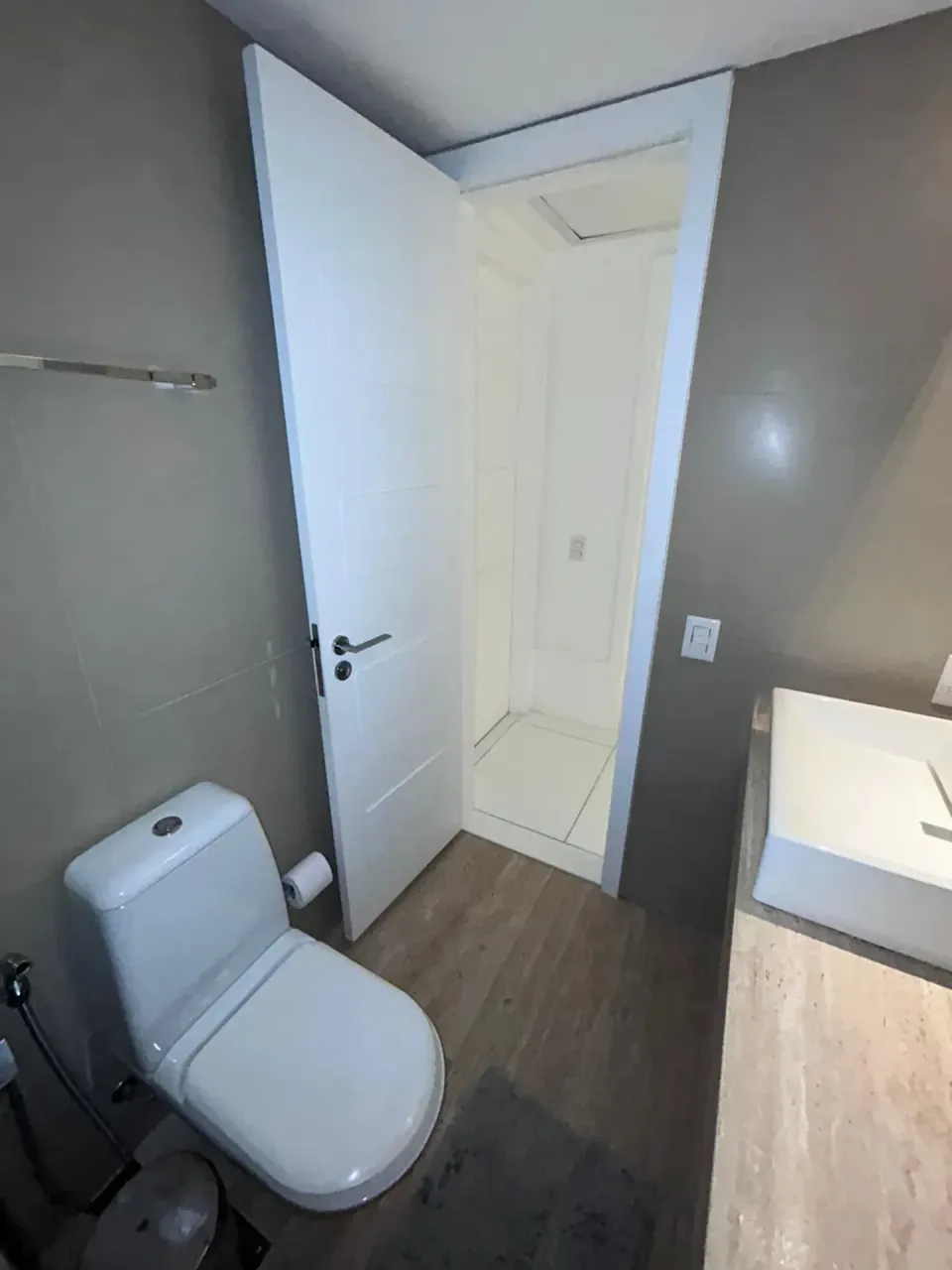 Furnished 2-bedroom apartment with 2 bathrooms — photo 17