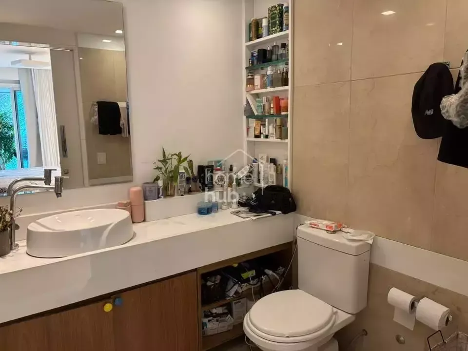 Furnished apartment, 169 m², with a glass-enclosed balcony — photo 4
