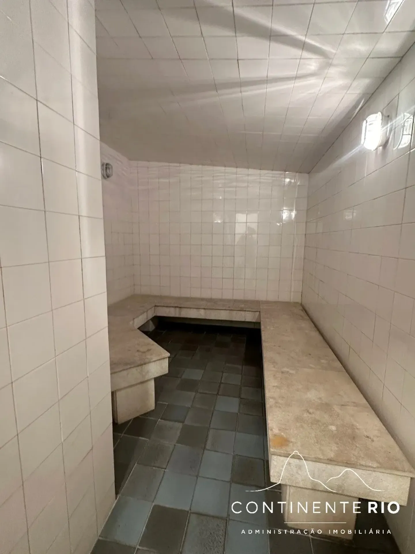 Apartamento con 4 dormitorios y balcón acristalado — photo 37