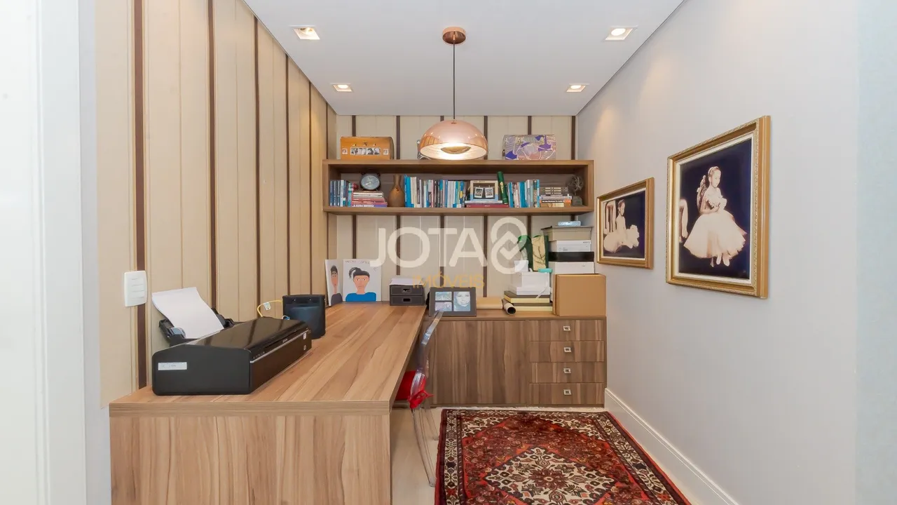 298 m² apartment with 3 en-suite bedrooms and balcony — photo 12