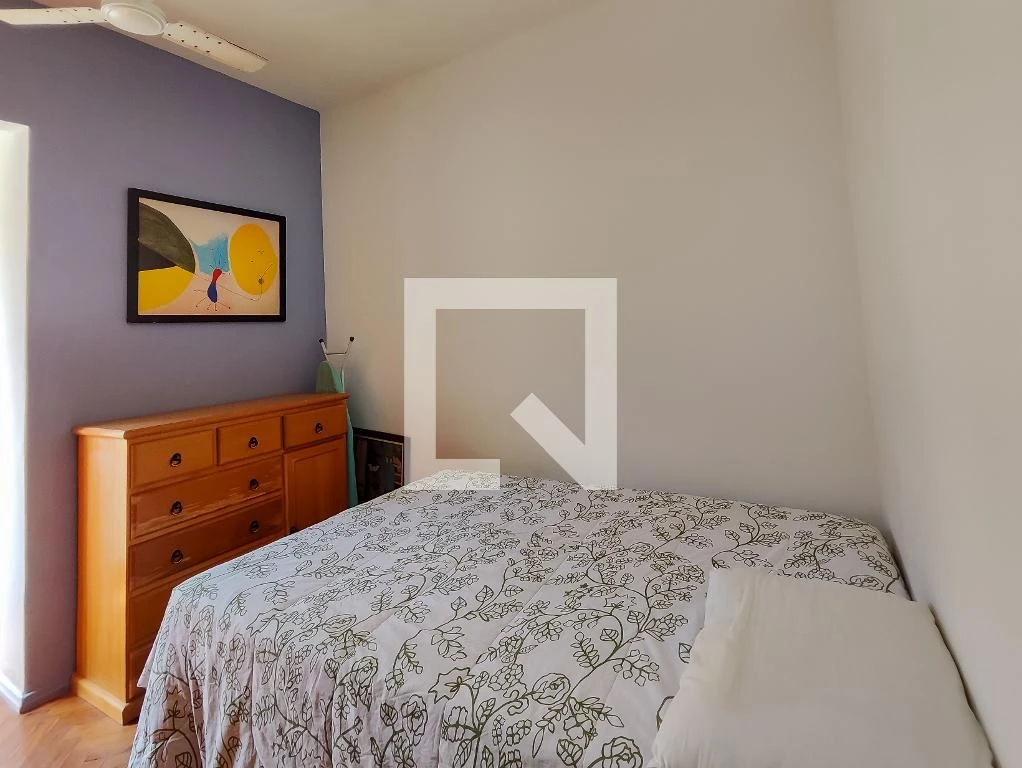 1-bedroom apartment with a gas stove kitchenette — photo 3