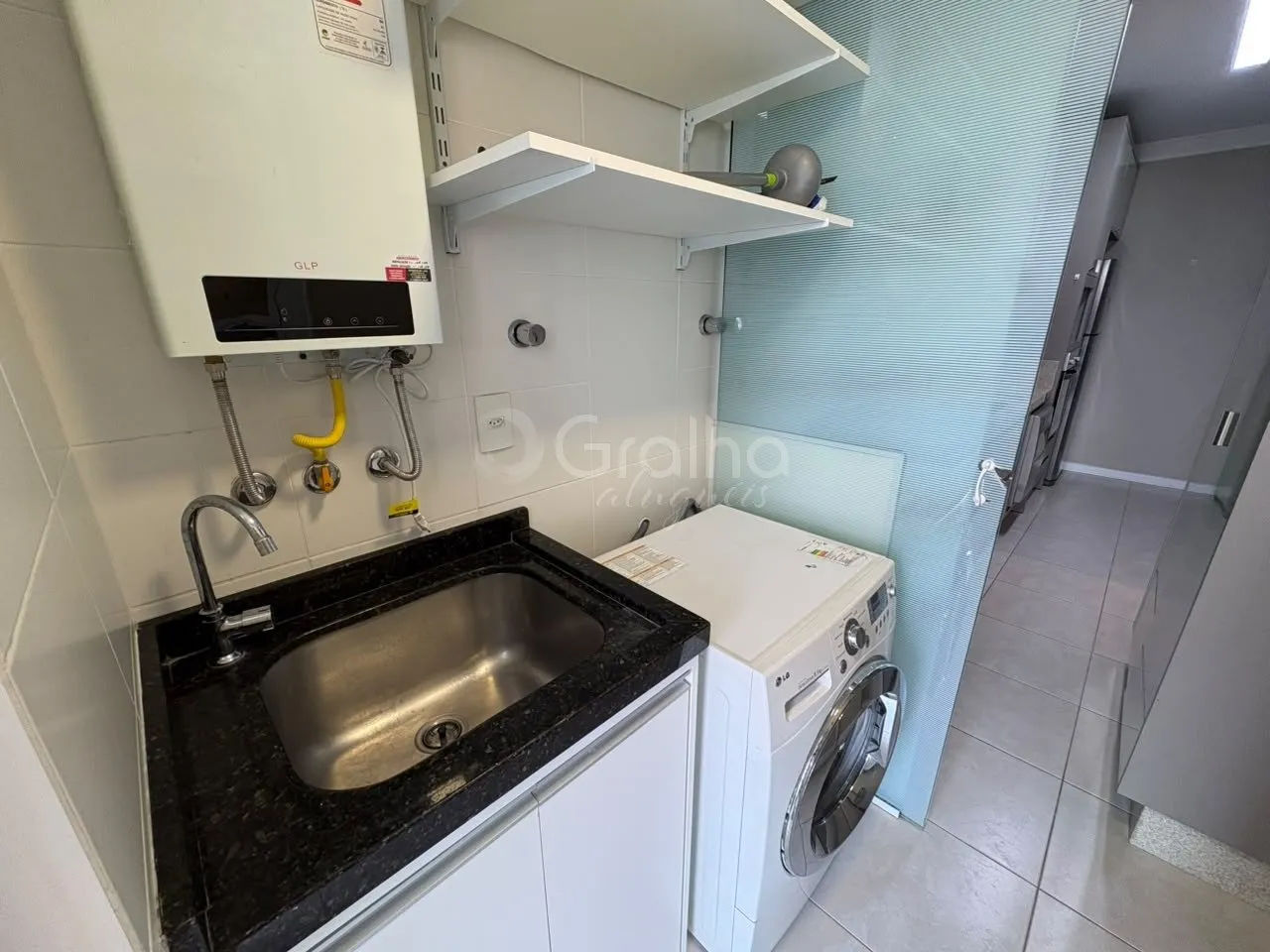 94 m² apartment with a walk-in closet and a dishwasher — photo 30