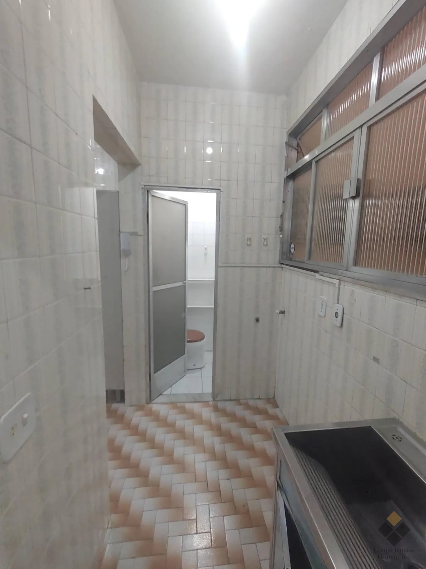 Apartment on the 4th floor with wood or laminate floors — photo 11