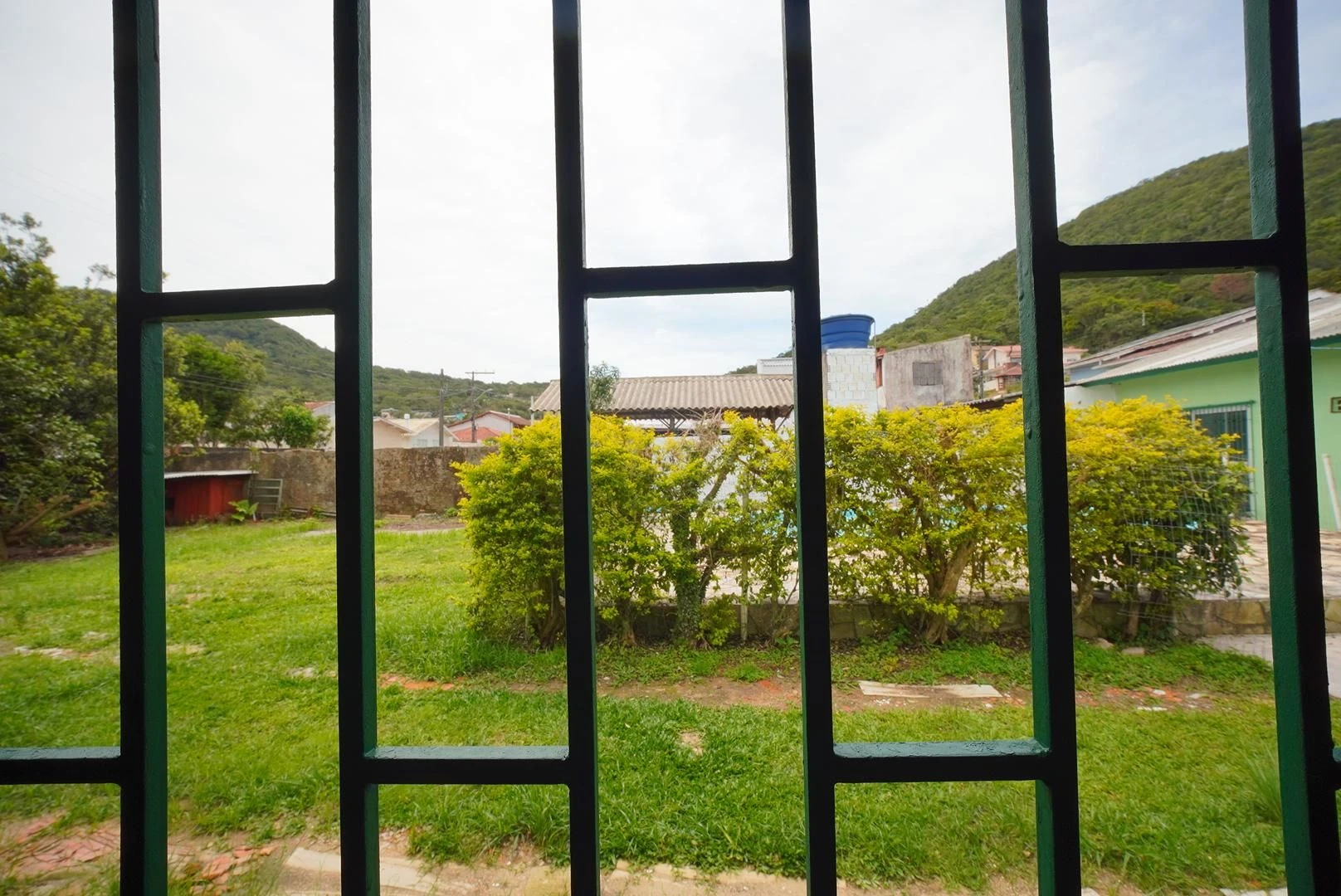 175 m² house with a mountain view and a grill on the balcony — photo 25