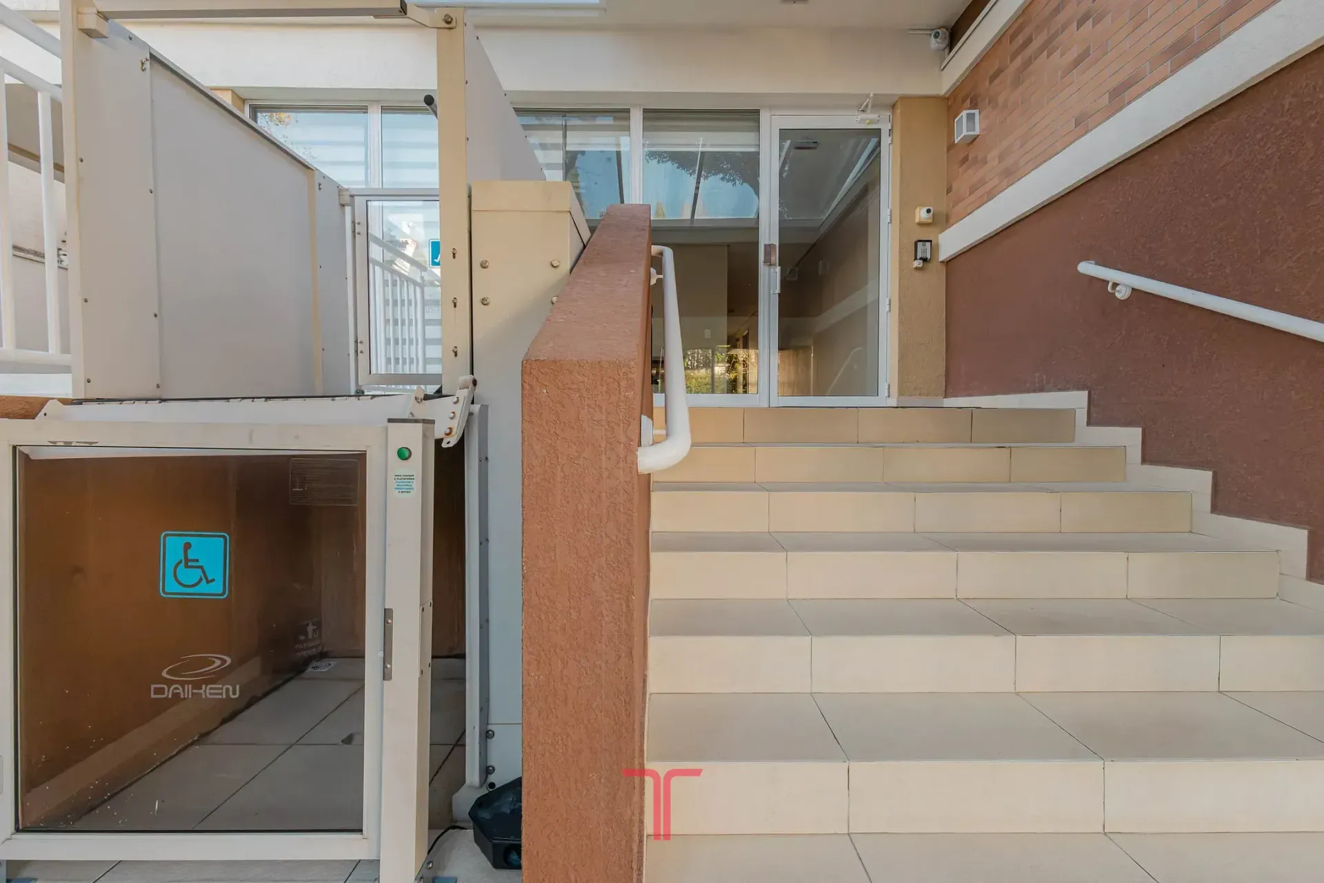 3 quartos e janelas do piso ao teto: apartamento de 141 m² — photo 79