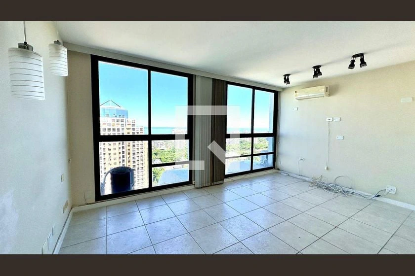 200 m² apartment with 3 en-suite bedrooms and balcony — photo 11