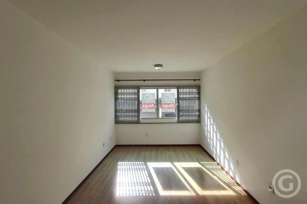 Apartment, 102 m², with wood or laminate floors