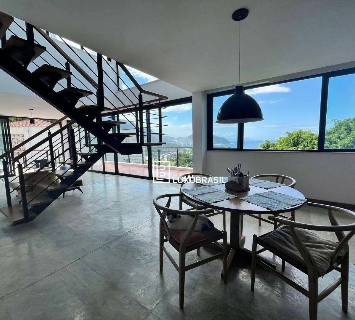 Casa sin muebles de 422 m², 3 dormitorios y 1 plaza — photo 2