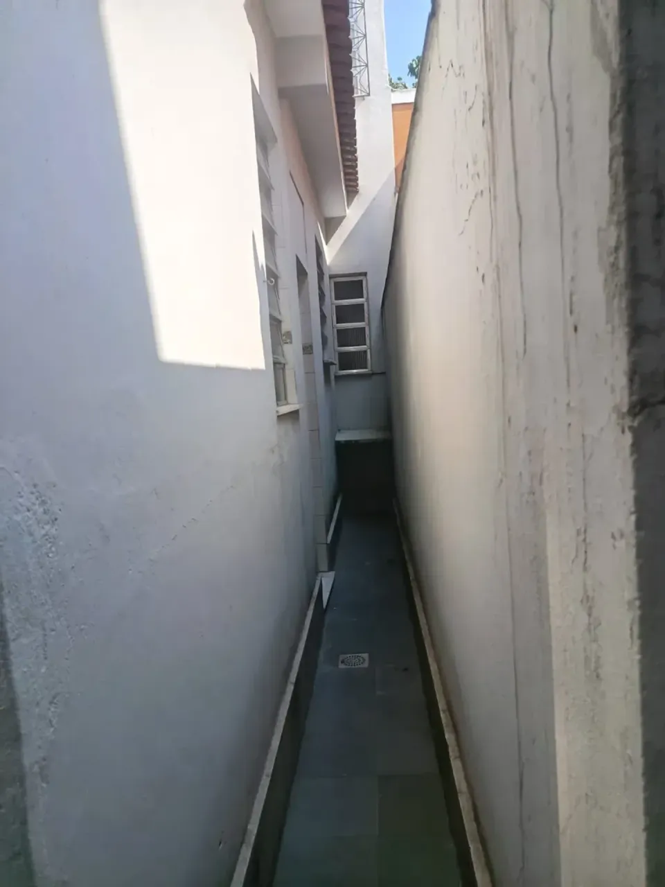 Будинок з 2 спальнями, 1 ванною та балконом — photo 2