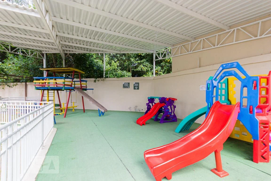2-bedroom apartment in a building with a pool