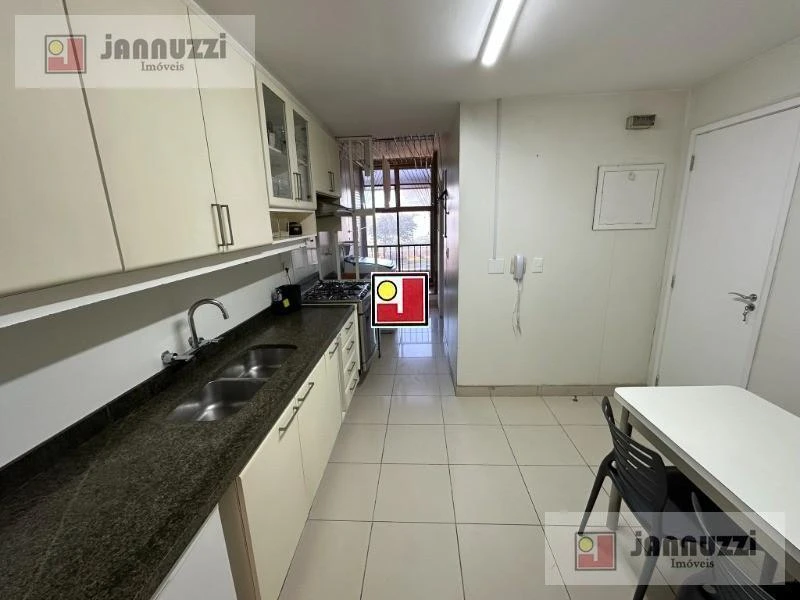 140 m² apartment with a bathtub and a water view — photo 30