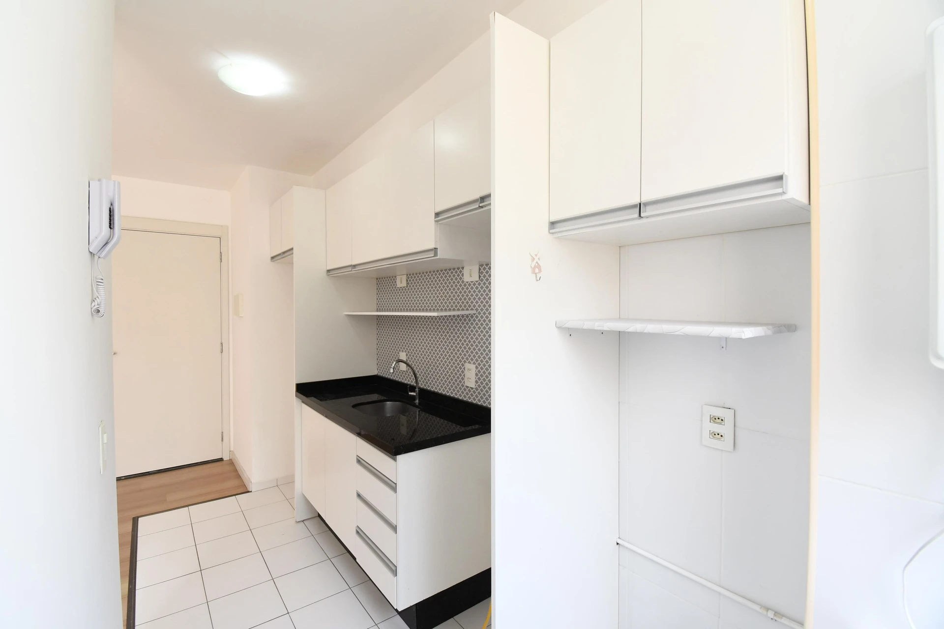 2-bedroom apartment with wood or laminate floors — photo 13