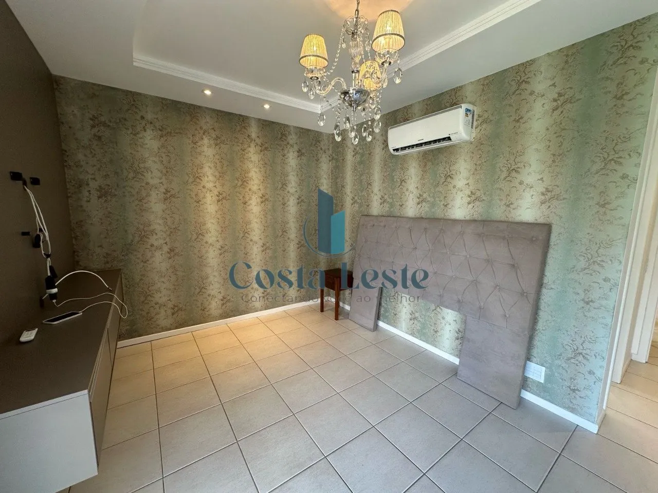 Apartment, 130 m², with a glass-enclosed balcony — photo 24