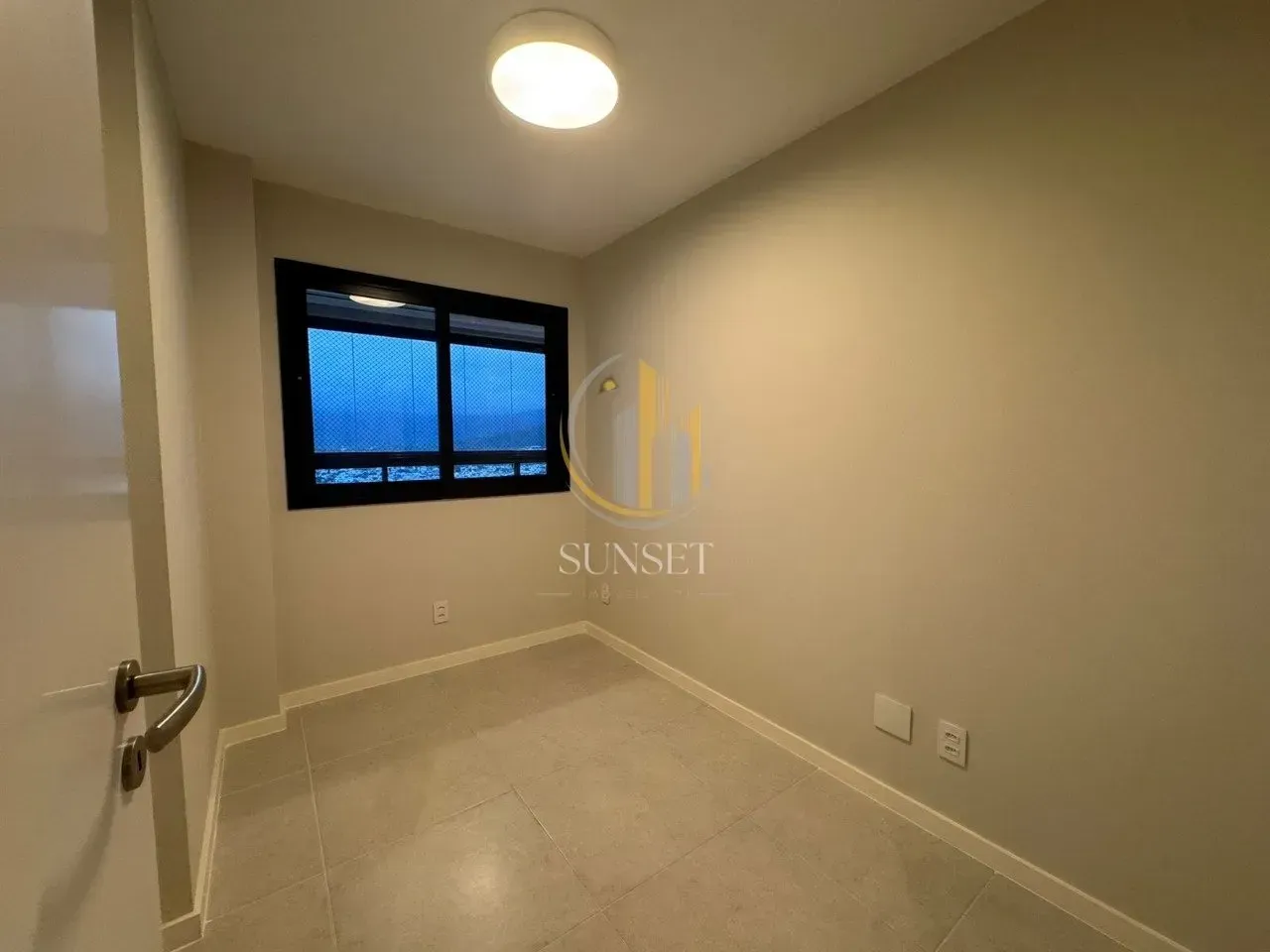 Apartment with a closed gas kitchen and 3 bedrooms — photo 15