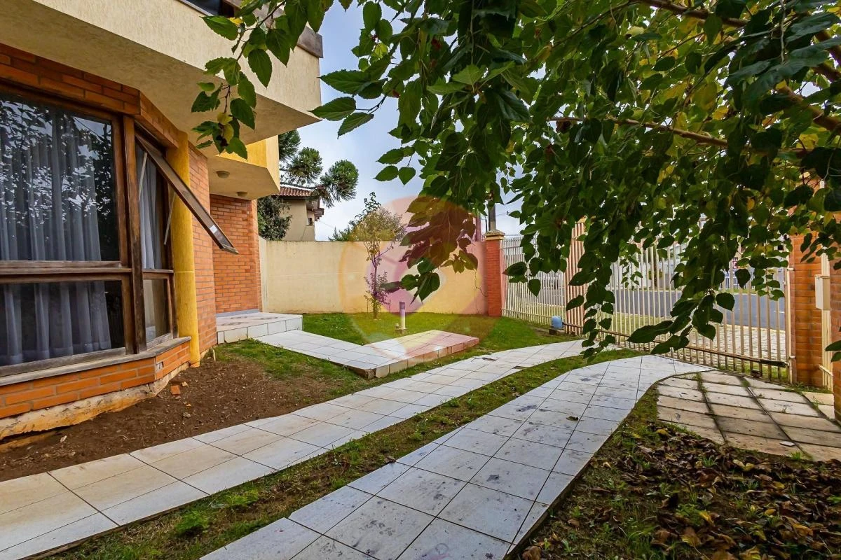 3-bedroom house with a washing machine in Curitiba — photo 32
