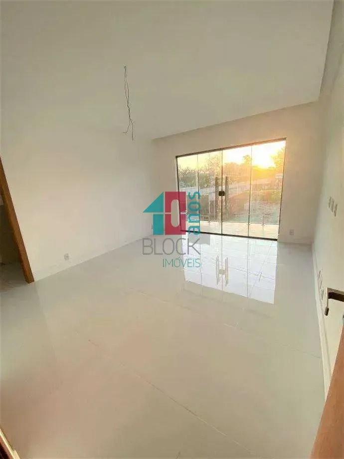 House with 3 bedrooms and 5 bathrooms, 2 parking spots — photo 18