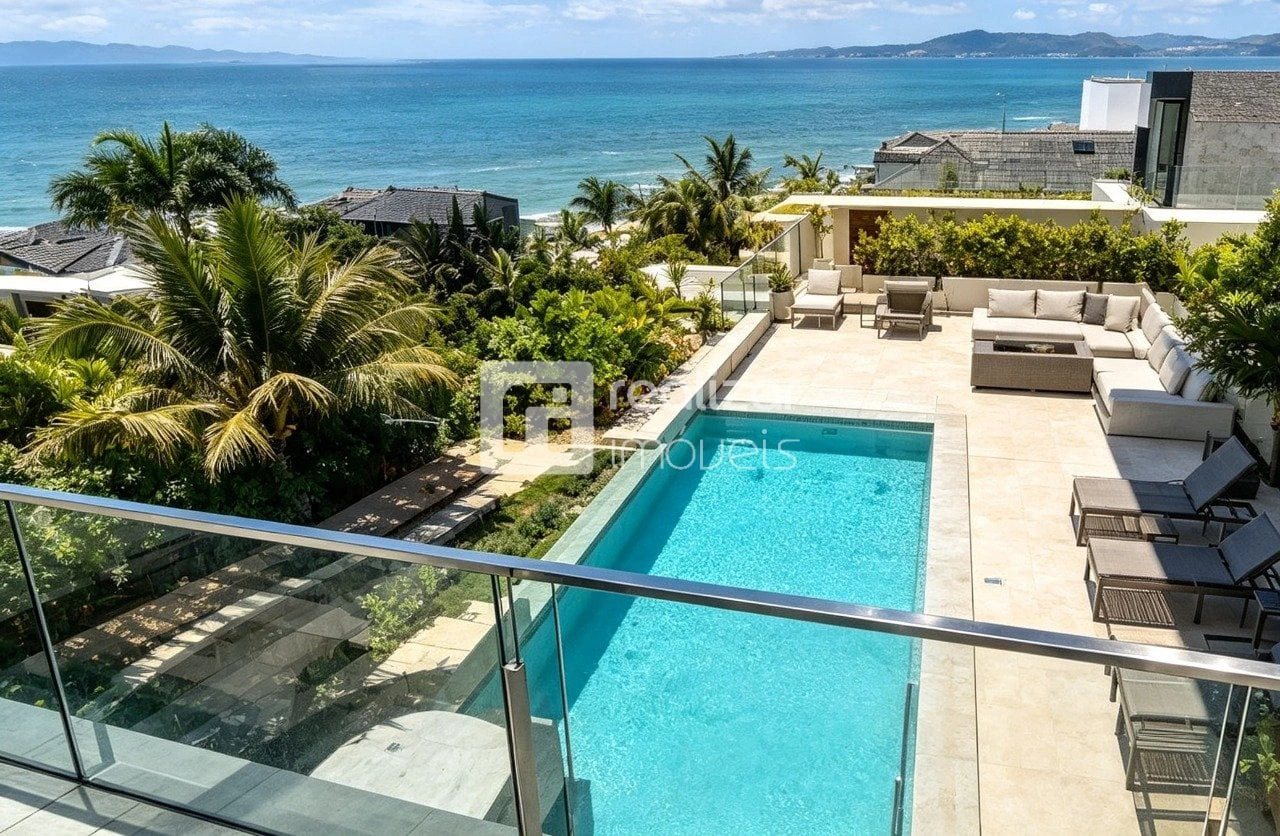 Furnished house, 560 m², with a water view — photo 22