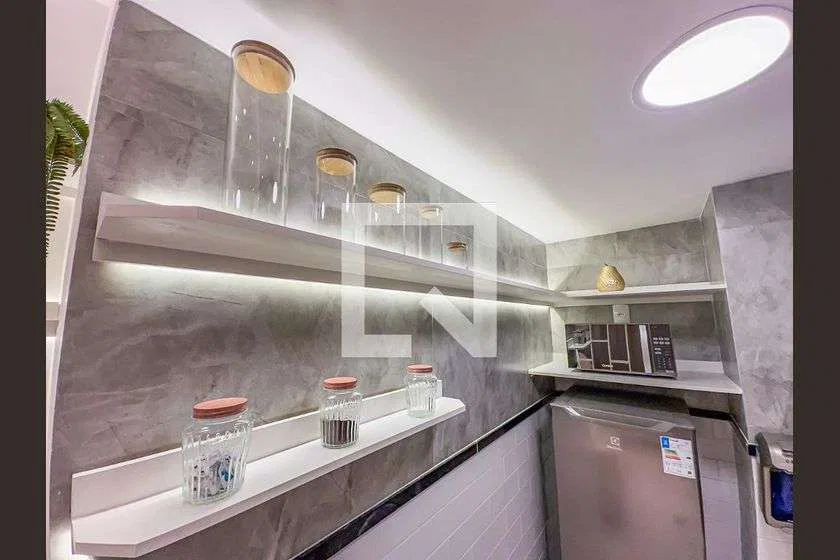 Apartamento mobiliado de 1 quarto com cozinha integrada — photo 16
