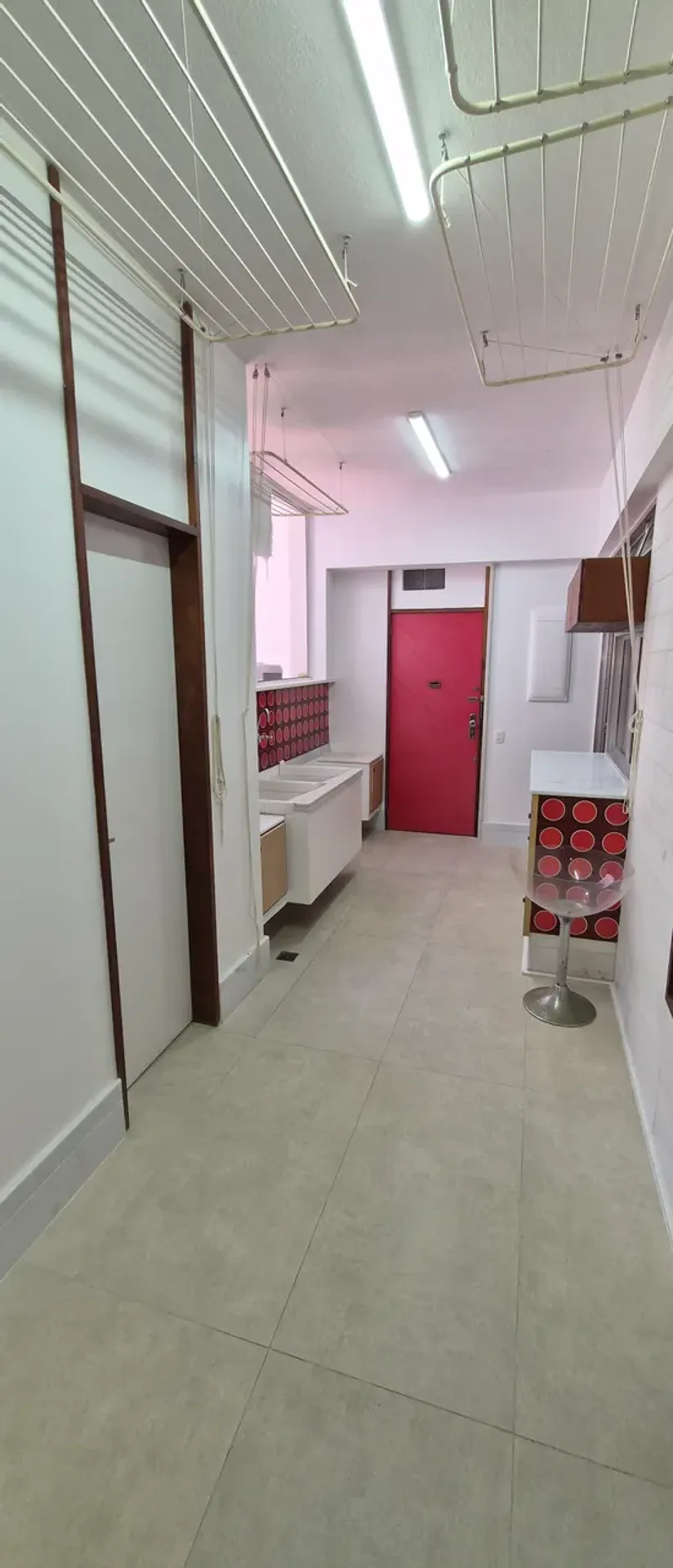 300 m² apartment with 4 bedrooms and gas kitchen — photo 49
