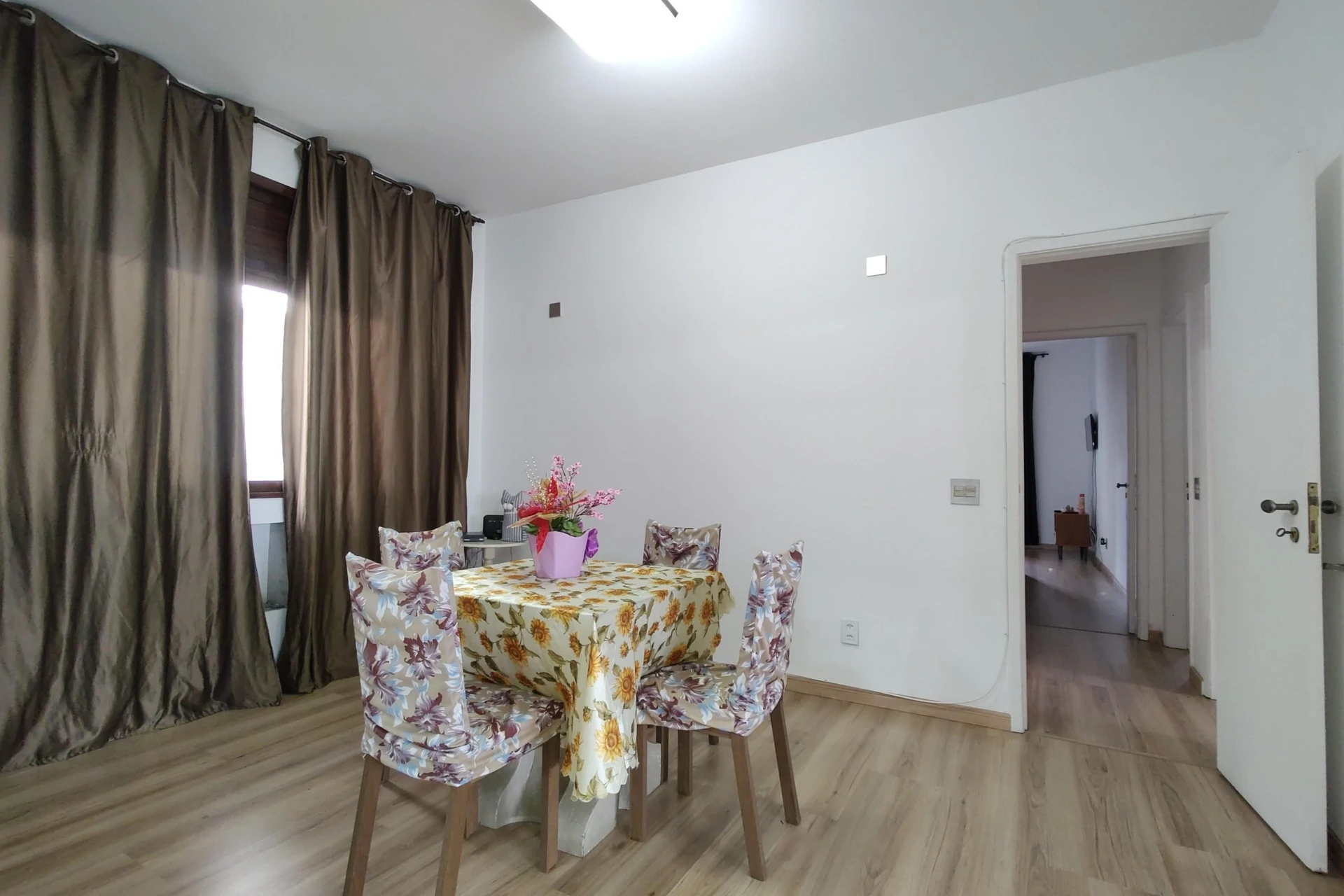 Jacuzzi y 3 dormitorios: casa de 742 m² — photo 43