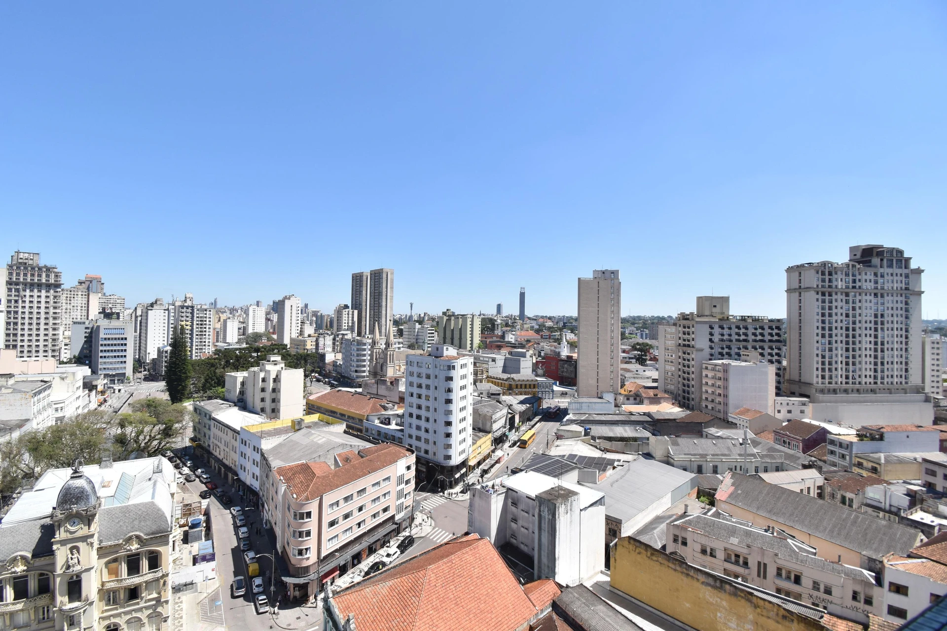 Bañera y 3 dormitorios: departamento de 219 m² — photo 47