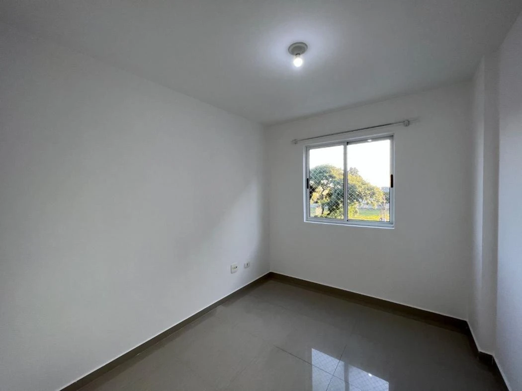 Balcony with a grill in a 3-bedroom apartment, 82 m² — photo 16