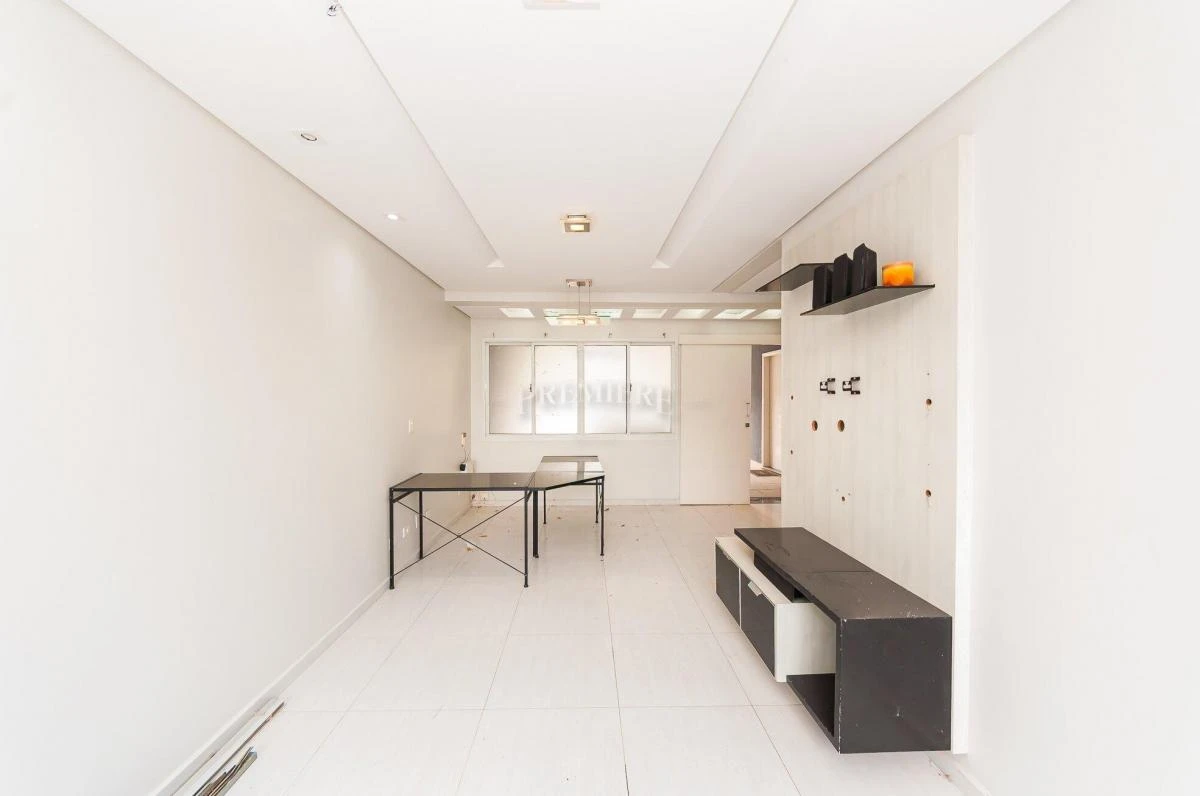 4-bedroom house with 4 parking spaces and open-plan kitchen — photo 45
