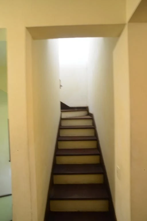 Casa mobiliada com 6 quartos e 5 suítes, com jardim — photo 45