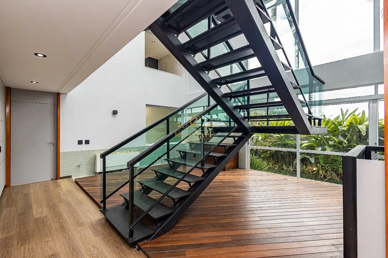 800 m² unfurnished house with gas open-plan kitchen — photo 39