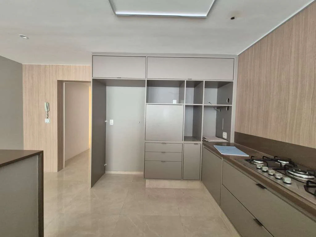 Apartment with open-plan kitchen, 2 ensuites and 5 baths — photo 2