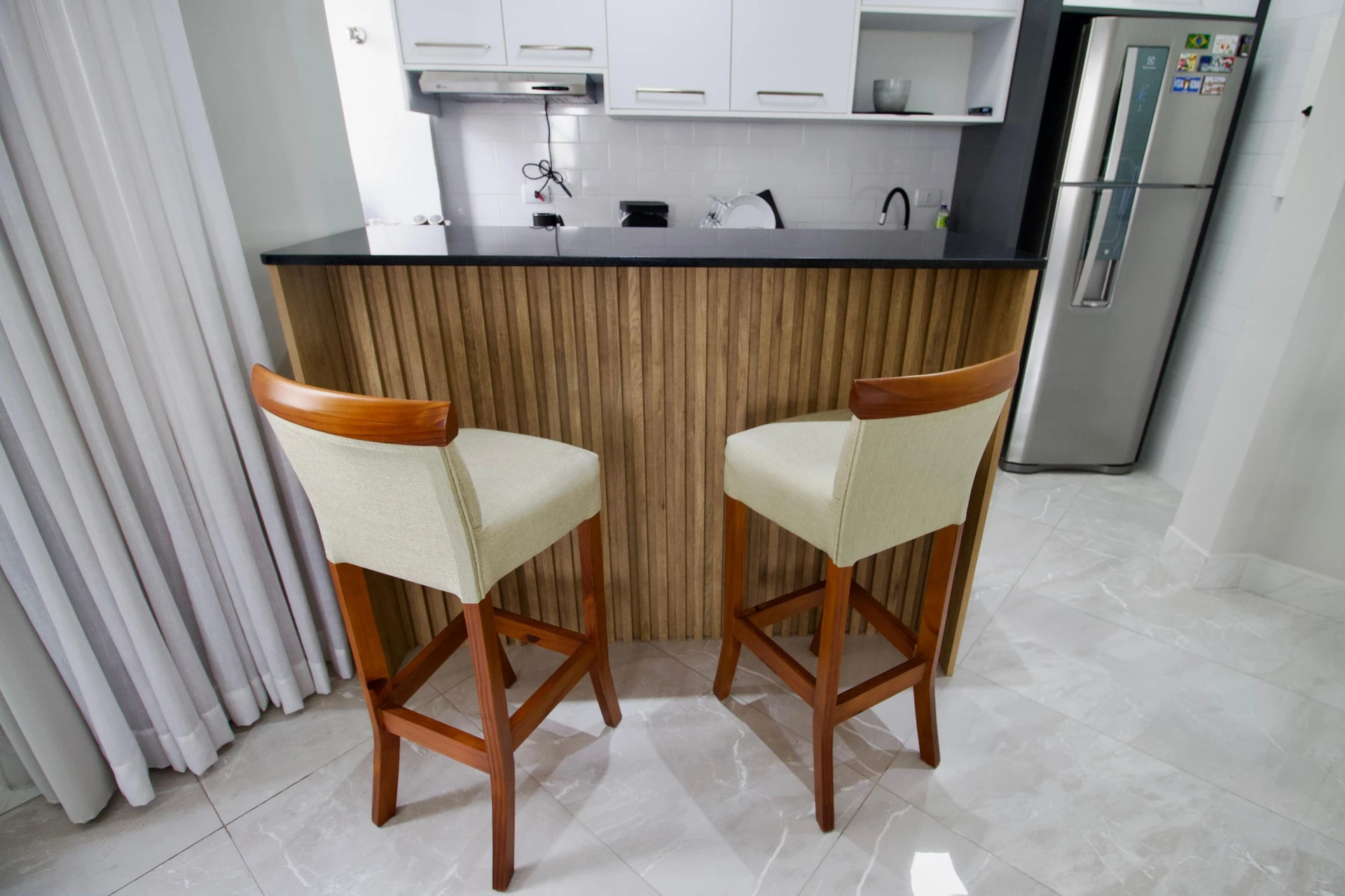 Floor-to-ceiling windows in a 2-bedroom apartment, 100 m² — photo 34